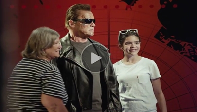 Arnold Schwarzenegger faz pegadinha épica com fãs de Exterminador do Futuro