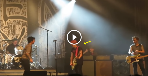Fã sobe no palco toca com Green Day e faz bonito na guitarra