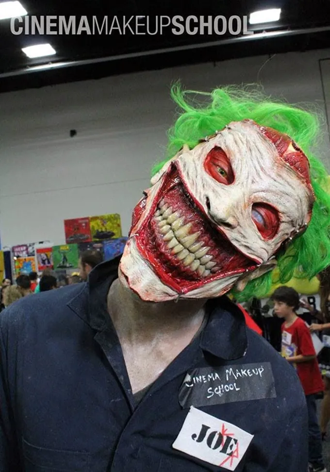 new-52-joker-makeup-3